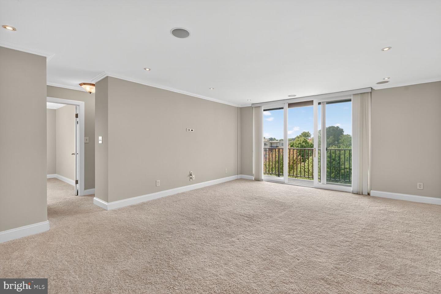 4343 CHERRY HILL RD #605, ARLINGTON, Virginia 22207, 2 Bedrooms Bedrooms, 8 Rooms Rooms,1 BathroomBathrooms,Residential,For sale,4343 CHERRY HILL RD #605,VAAR2064164 MLS # VAAR2064164