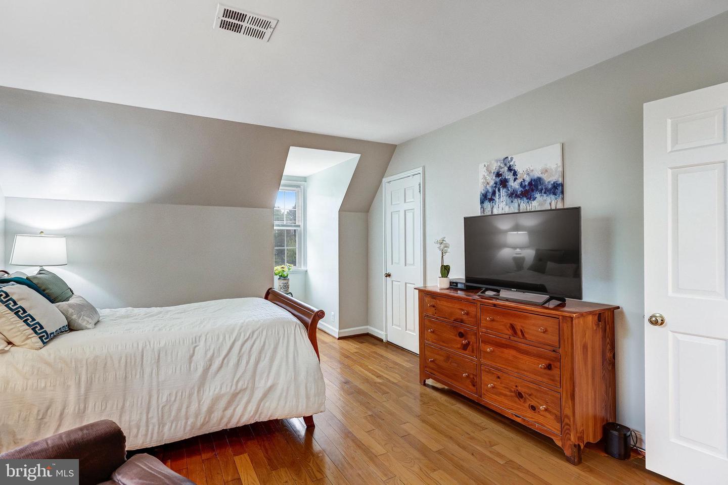 4698 36TH ST S #A, ARLINGTON, Virginia 22206, 1 Bedroom Bedrooms, ,2 BathroomsBathrooms,Residential,For sale,4698 36TH ST S #A,VAAR2064176 MLS # VAAR2064176
