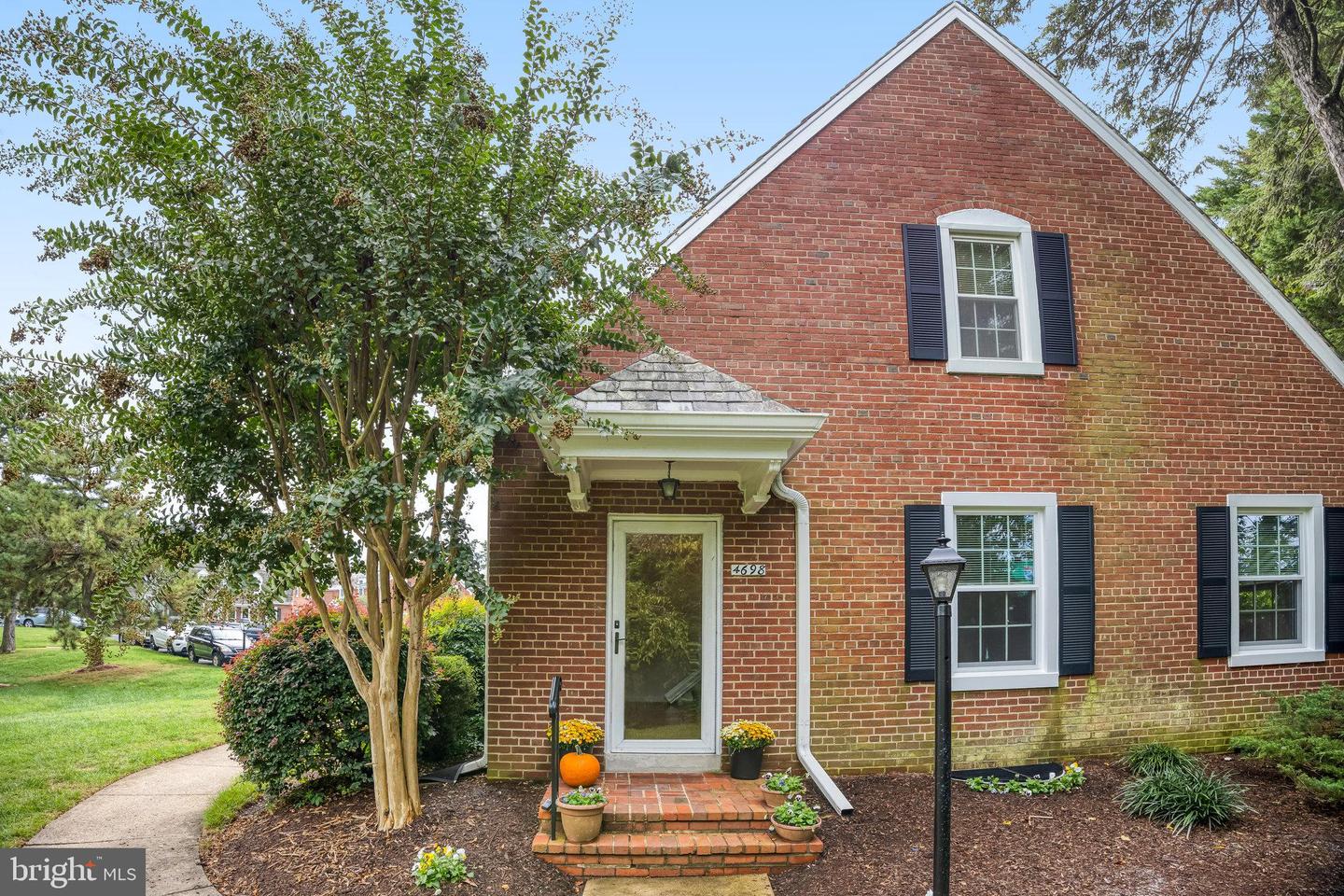 4698 36TH ST S #A, ARLINGTON, Virginia 22206, 1 Bedroom Bedrooms, ,2 BathroomsBathrooms,Residential,For sale,4698 36TH ST S #A,VAAR2064176 MLS # VAAR2064176