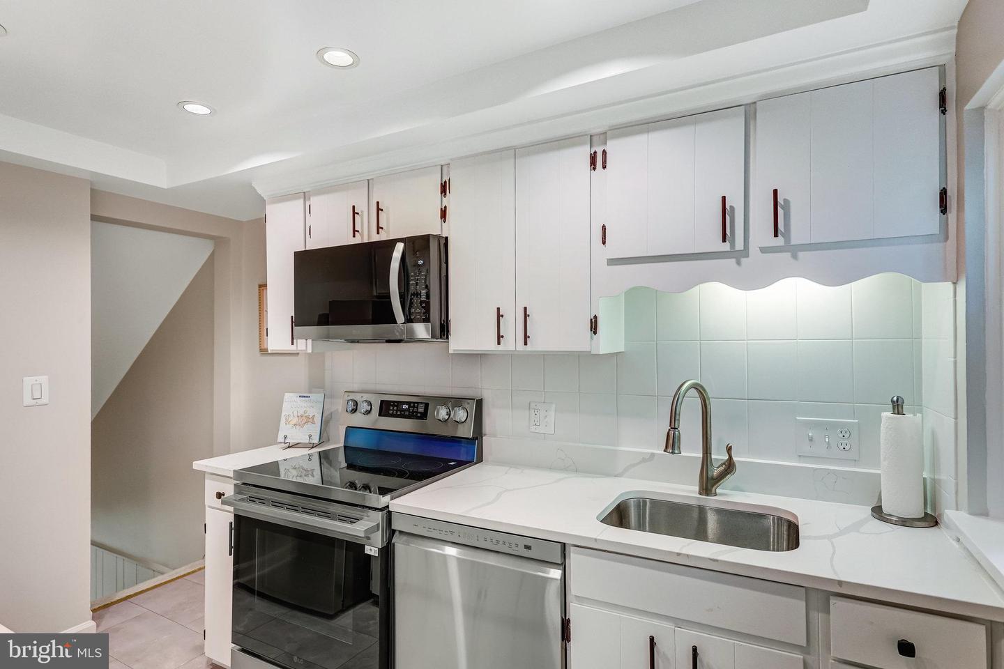 4698 36TH ST S #A, ARLINGTON, Virginia 22206, 1 Bedroom Bedrooms, ,2 BathroomsBathrooms,Residential,For sale,4698 36TH ST S #A,VAAR2064176 MLS # VAAR2064176