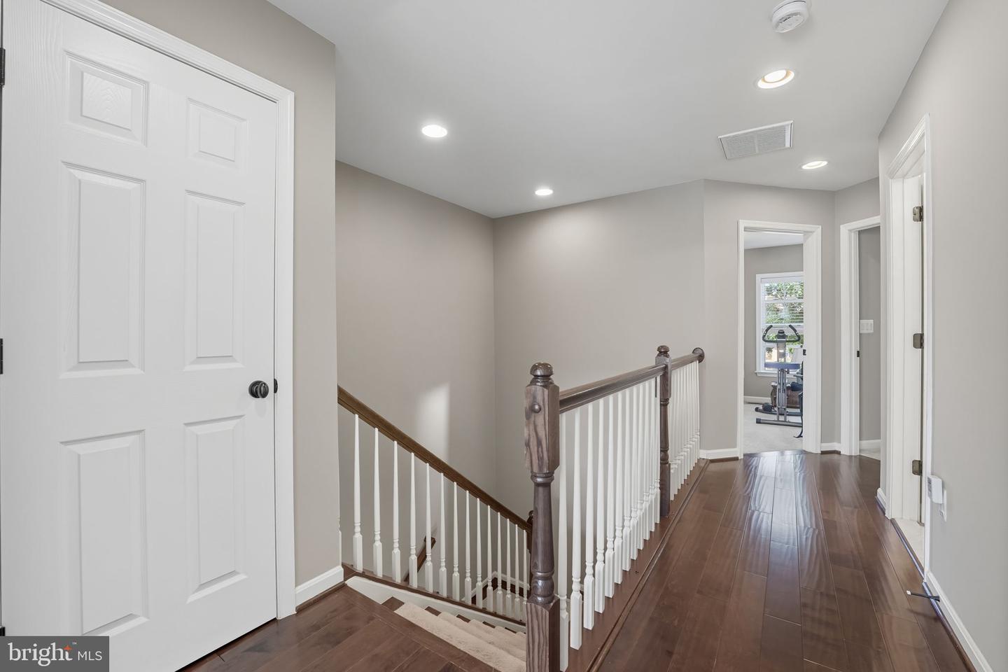 4316 CHAIN BRIDGE RD, FAIRFAX, Virginia 22030, 3 Bedrooms Bedrooms, ,3 BathroomsBathrooms,Residential,For sale,4316 CHAIN BRIDGE RD,VAFC2007092 MLS # VAFC2007092
