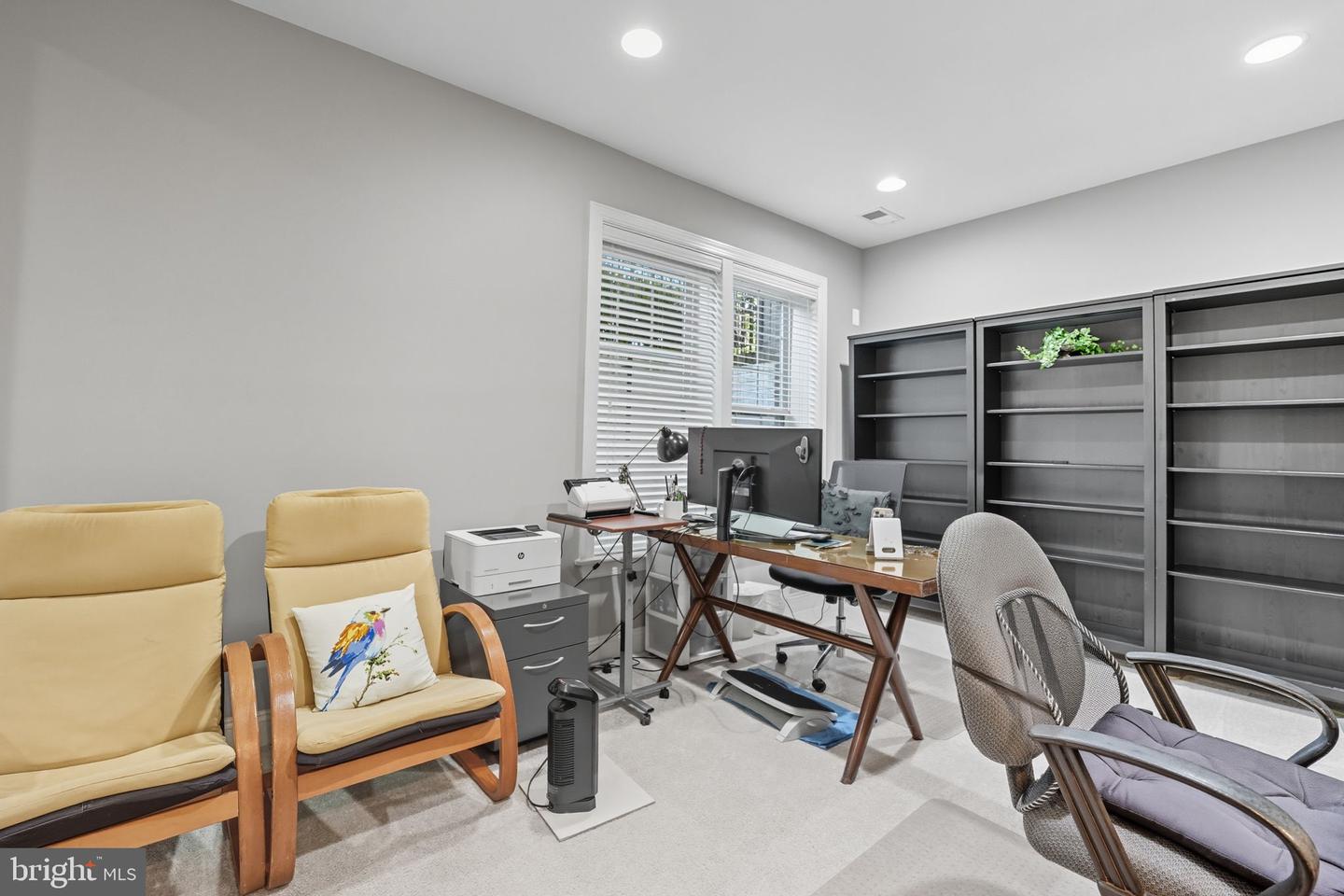 4316 CHAIN BRIDGE RD, FAIRFAX, Virginia 22030, 3 Bedrooms Bedrooms, ,3 BathroomsBathrooms,Residential,For sale,4316 CHAIN BRIDGE RD,VAFC2007092 MLS # VAFC2007092