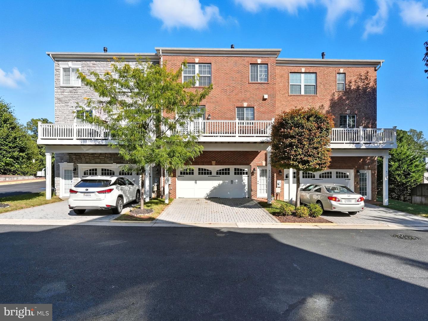 4316 CHAIN BRIDGE RD, FAIRFAX, Virginia 22030, 3 Bedrooms Bedrooms, ,3 BathroomsBathrooms,Residential,For sale,4316 CHAIN BRIDGE RD,VAFC2007092 MLS # VAFC2007092