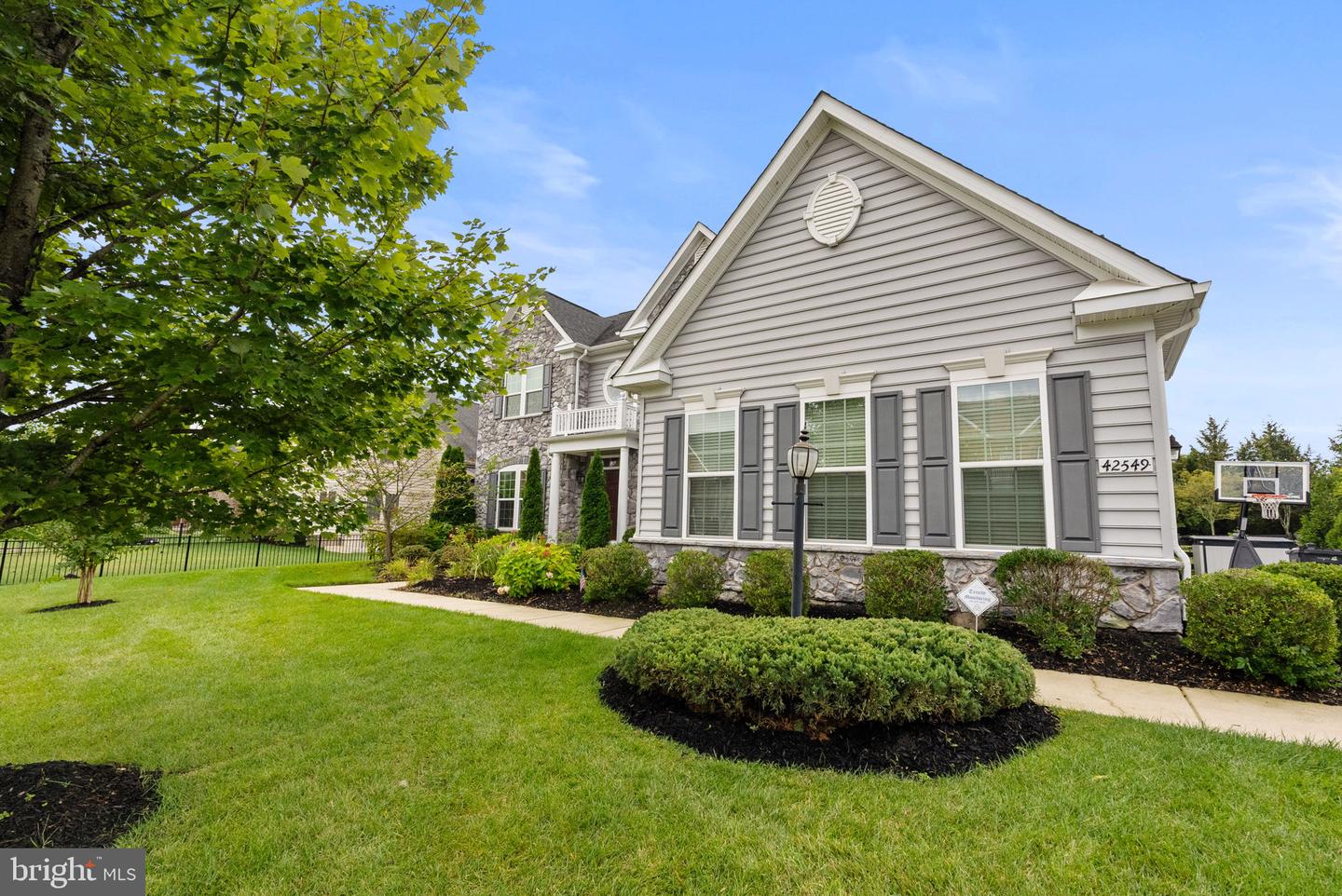 42549 FAWN MEADOW PL, CHANTILLY, Virginia 20152, 4 Bedrooms Bedrooms, ,4 BathroomsBathrooms,Residential,For sale,42549 FAWN MEADOW PL,VALO2107678 MLS # VALO2107678