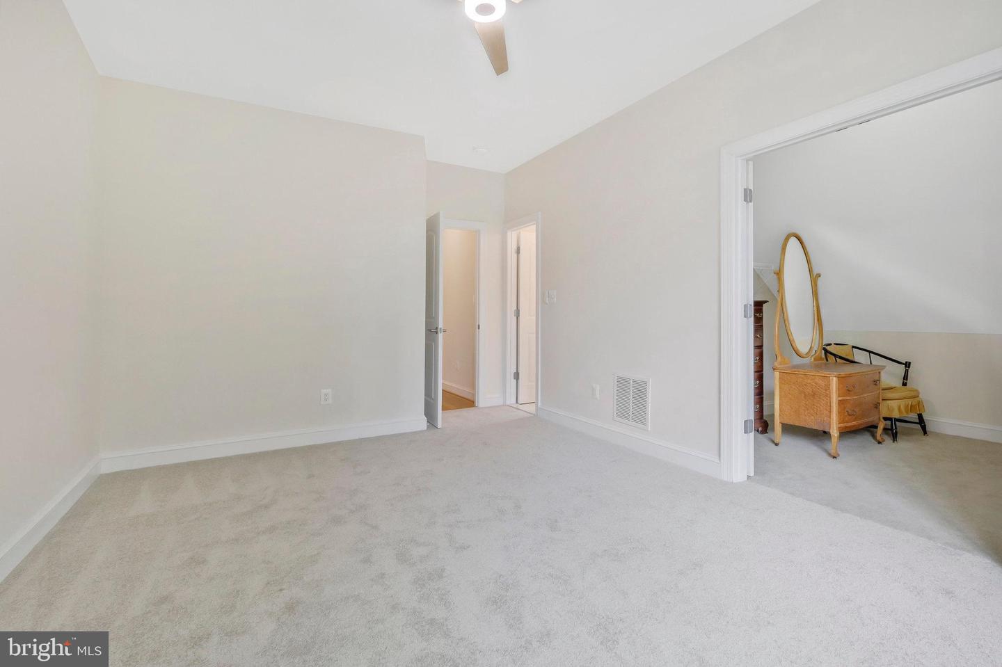 19834 SMITH CIR, ASHBURN, Virginia 20147, 4 Bedrooms Bedrooms, 9 Rooms Rooms,4 BathroomsBathrooms,Residential,For sale,19834 SMITH CIR,VALO2107692 MLS # VALO2107692