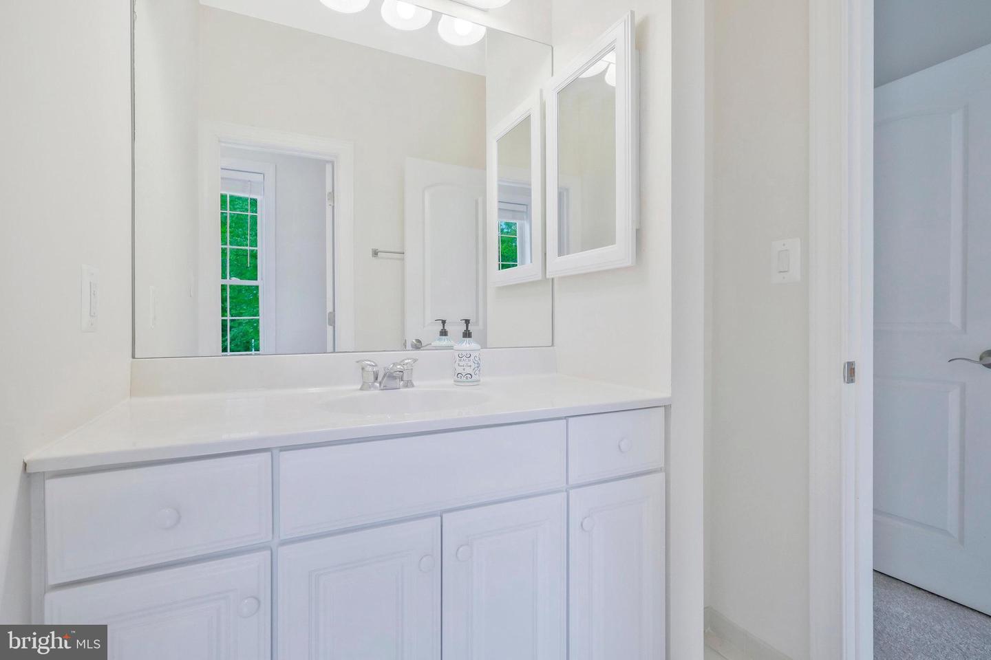 19834 SMITH CIR, ASHBURN, Virginia 20147, 4 Bedrooms Bedrooms, 9 Rooms Rooms,4 BathroomsBathrooms,Residential,For sale,19834 SMITH CIR,VALO2107692 MLS # VALO2107692
