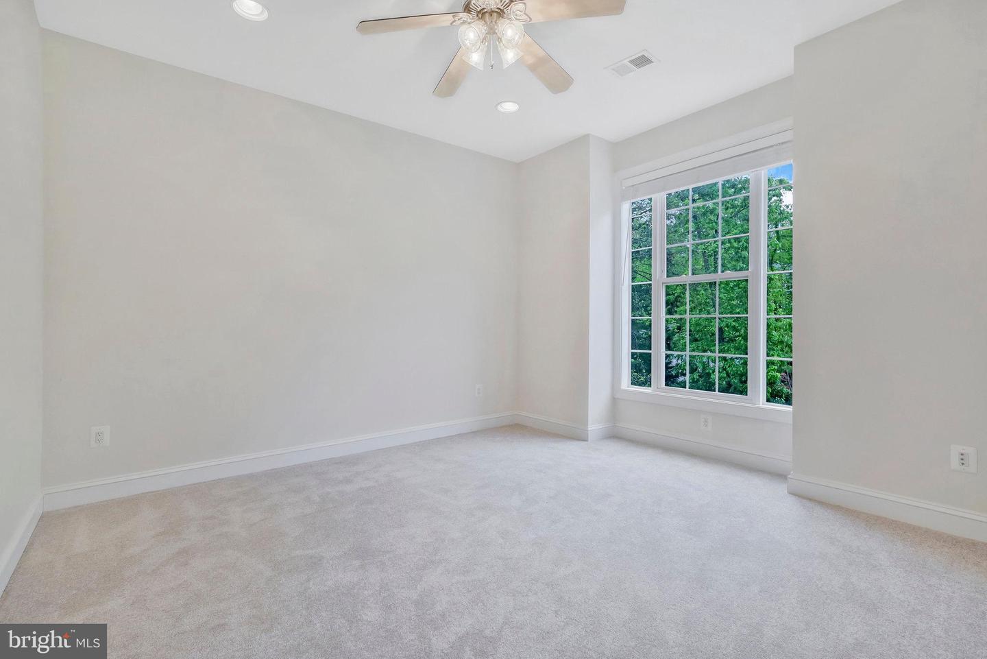 19834 SMITH CIR, ASHBURN, Virginia 20147, 4 Bedrooms Bedrooms, 9 Rooms Rooms,4 BathroomsBathrooms,Residential,For sale,19834 SMITH CIR,VALO2107692 MLS # VALO2107692