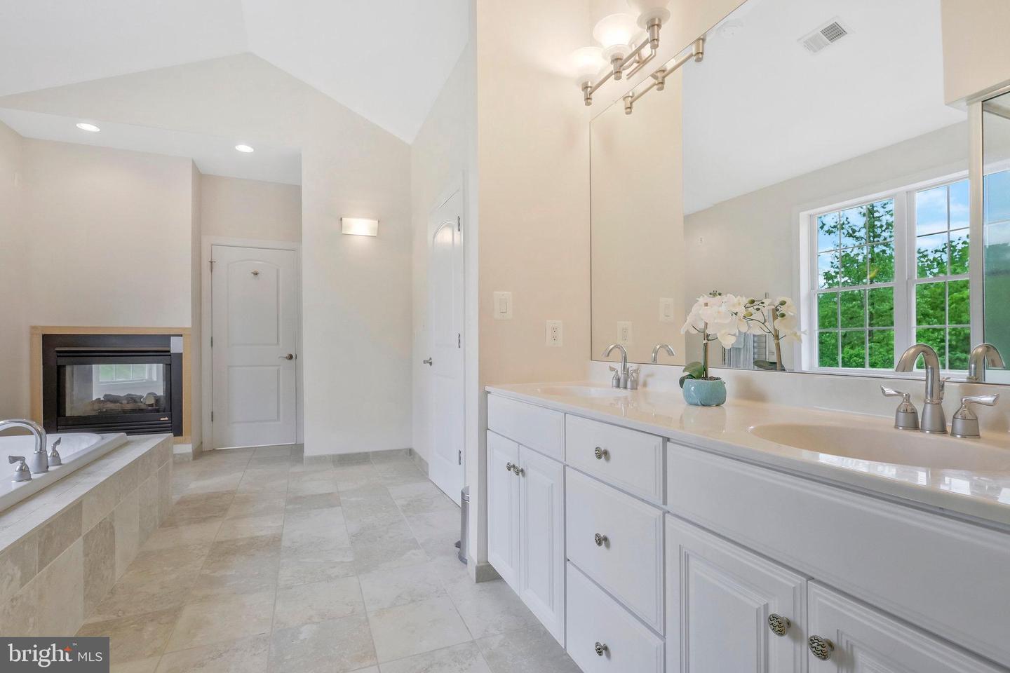 19834 SMITH CIR, ASHBURN, Virginia 20147, 4 Bedrooms Bedrooms, 9 Rooms Rooms,4 BathroomsBathrooms,Residential,For sale,19834 SMITH CIR,VALO2107692 MLS # VALO2107692