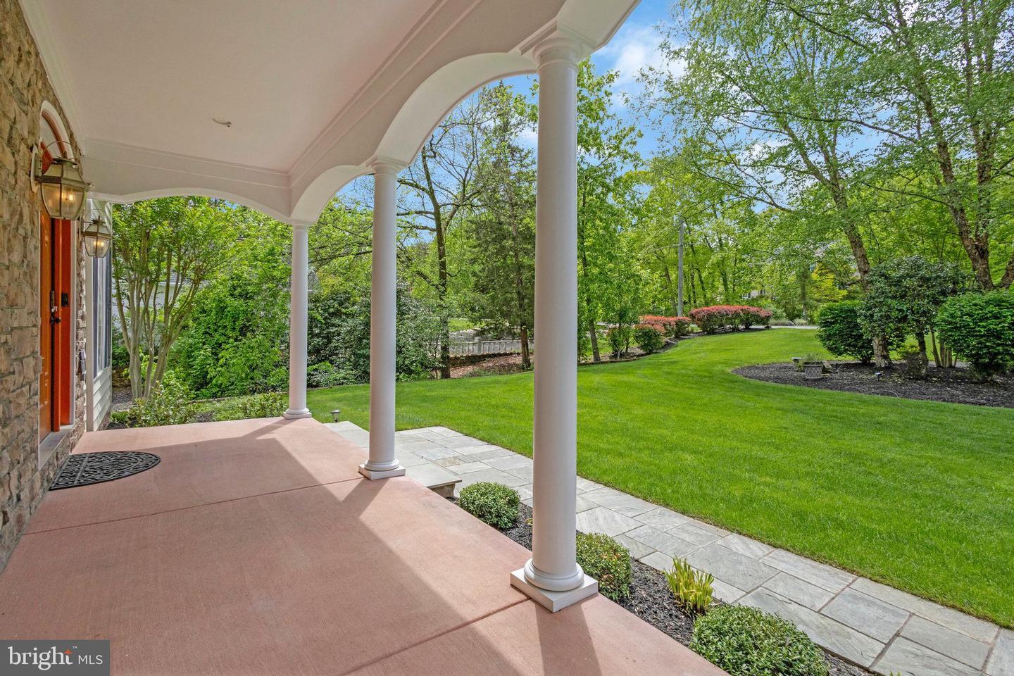 19834 SMITH CIR, ASHBURN, Virginia 20147, 4 Bedrooms Bedrooms, 9 Rooms Rooms,4 BathroomsBathrooms,Residential,For sale,19834 SMITH CIR,VALO2107692 MLS # VALO2107692
