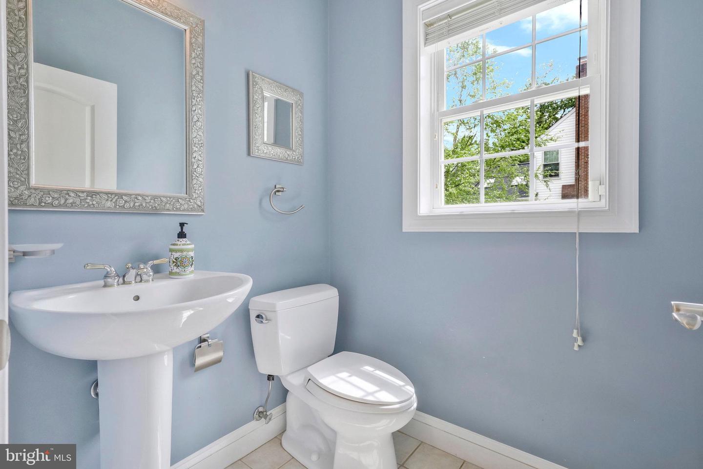 19834 SMITH CIR, ASHBURN, Virginia 20147, 4 Bedrooms Bedrooms, 9 Rooms Rooms,4 BathroomsBathrooms,Residential,For sale,19834 SMITH CIR,VALO2107692 MLS # VALO2107692