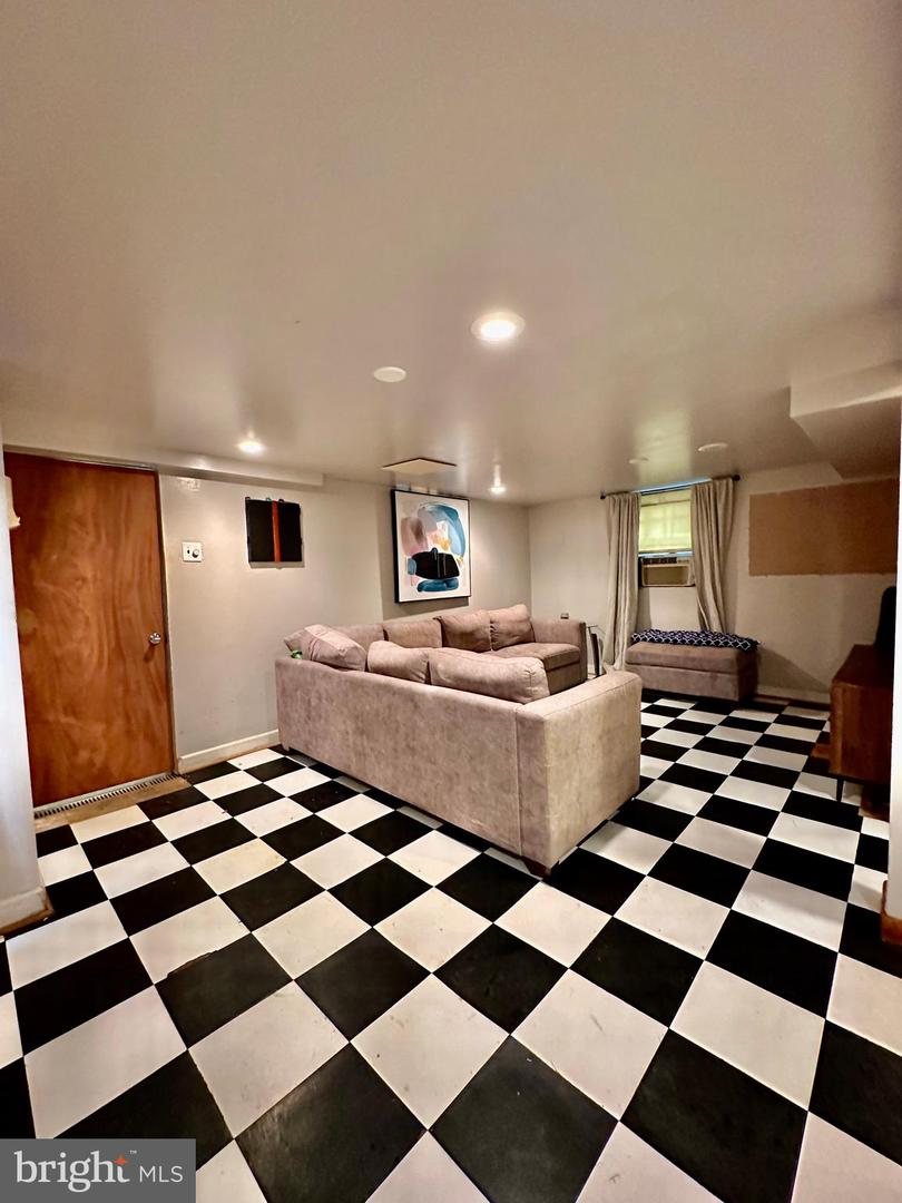2905 CARLTON AVE NE, WASHINGTON, District Of Columbia 20018, 3 Bedrooms Bedrooms, ,1 BathroomBathrooms,Residential,For sale,2905 CARLTON AVE NE,DCDC2224006 MLS # DCDC2224006