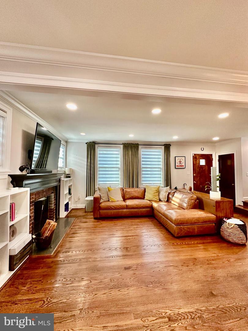 2905 CARLTON AVE NE, WASHINGTON, District Of Columbia 20018, 3 Bedrooms Bedrooms, ,1 BathroomBathrooms,Residential,For sale,2905 CARLTON AVE NE,DCDC2224006 MLS # DCDC2224006