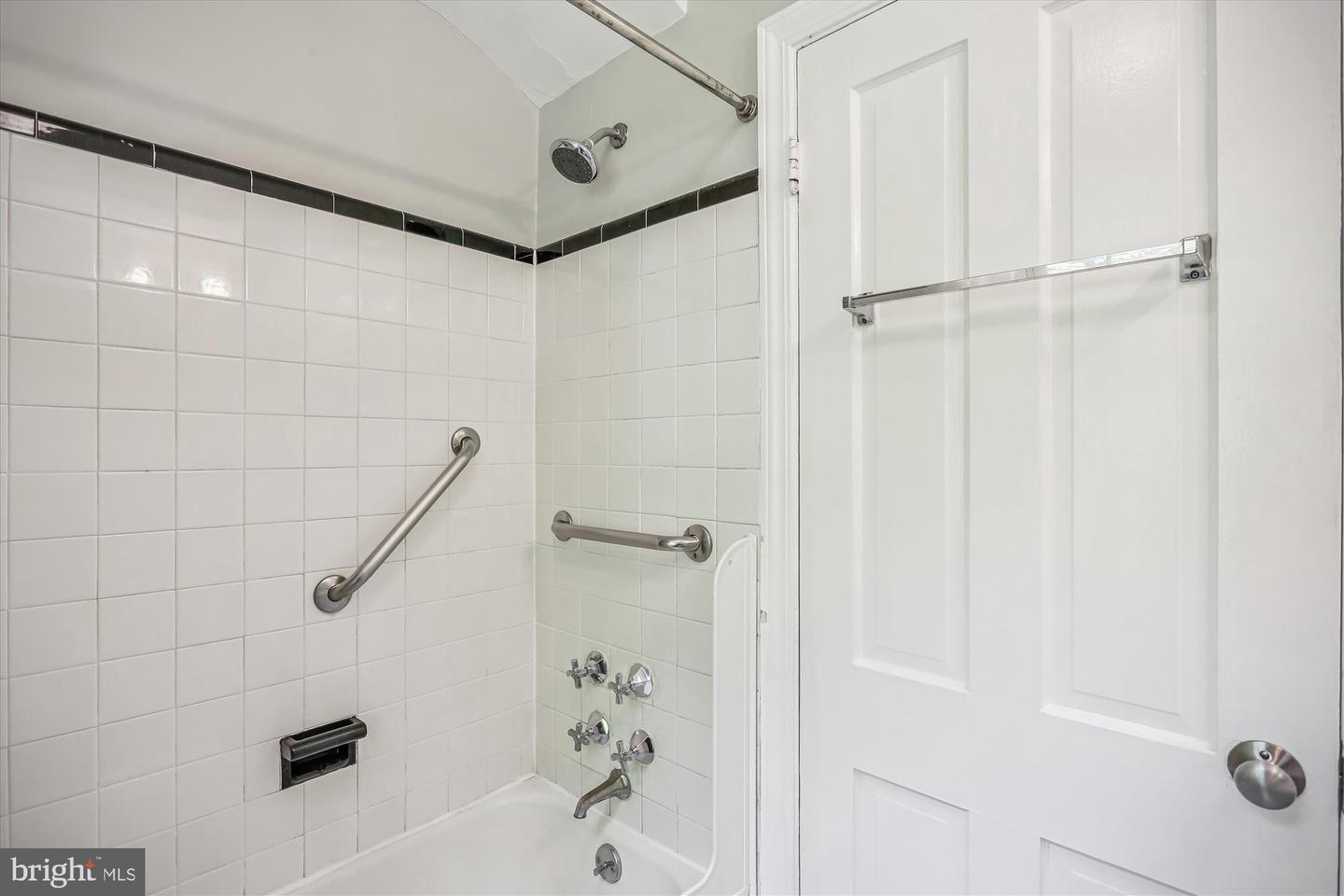 2718 ORDWAY ST NW #2, WASHINGTON, District Of Columbia 20008, 2 Bedrooms Bedrooms, ,2 BathroomsBathrooms,Residential,For sale,2718 ORDWAY ST NW #2,DCDC2224134 MLS # DCDC2224134