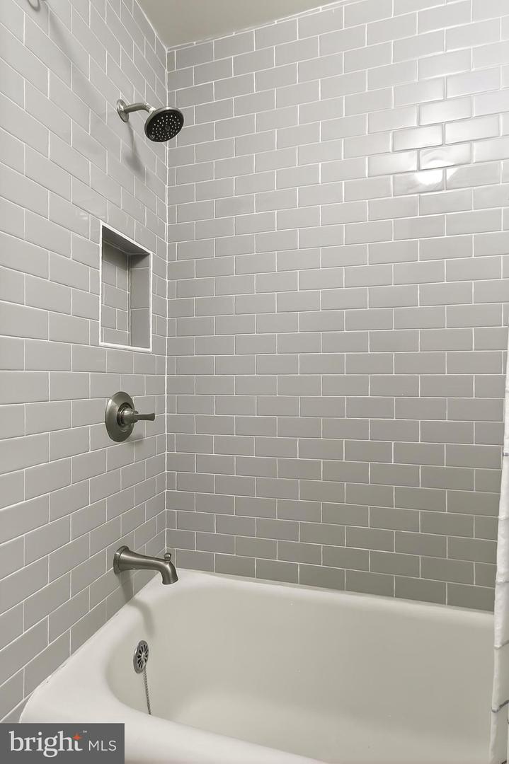 3600 CONNECTICUT AVE NW #105, WASHINGTON, District Of Columbia 20008, 3 Rooms Rooms,1 BathroomBathrooms,Residential,For sale,3600 CONNECTICUT AVE NW #105,DCDC2224252 MLS # DCDC2224252