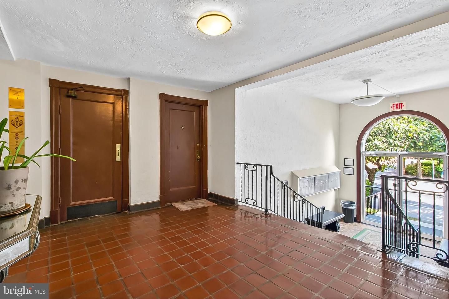 3600 CONNECTICUT AVE NW #105, WASHINGTON, District Of Columbia 20008, 3 Rooms Rooms,1 BathroomBathrooms,Residential,For sale,3600 CONNECTICUT AVE NW #105,DCDC2224252 MLS # DCDC2224252