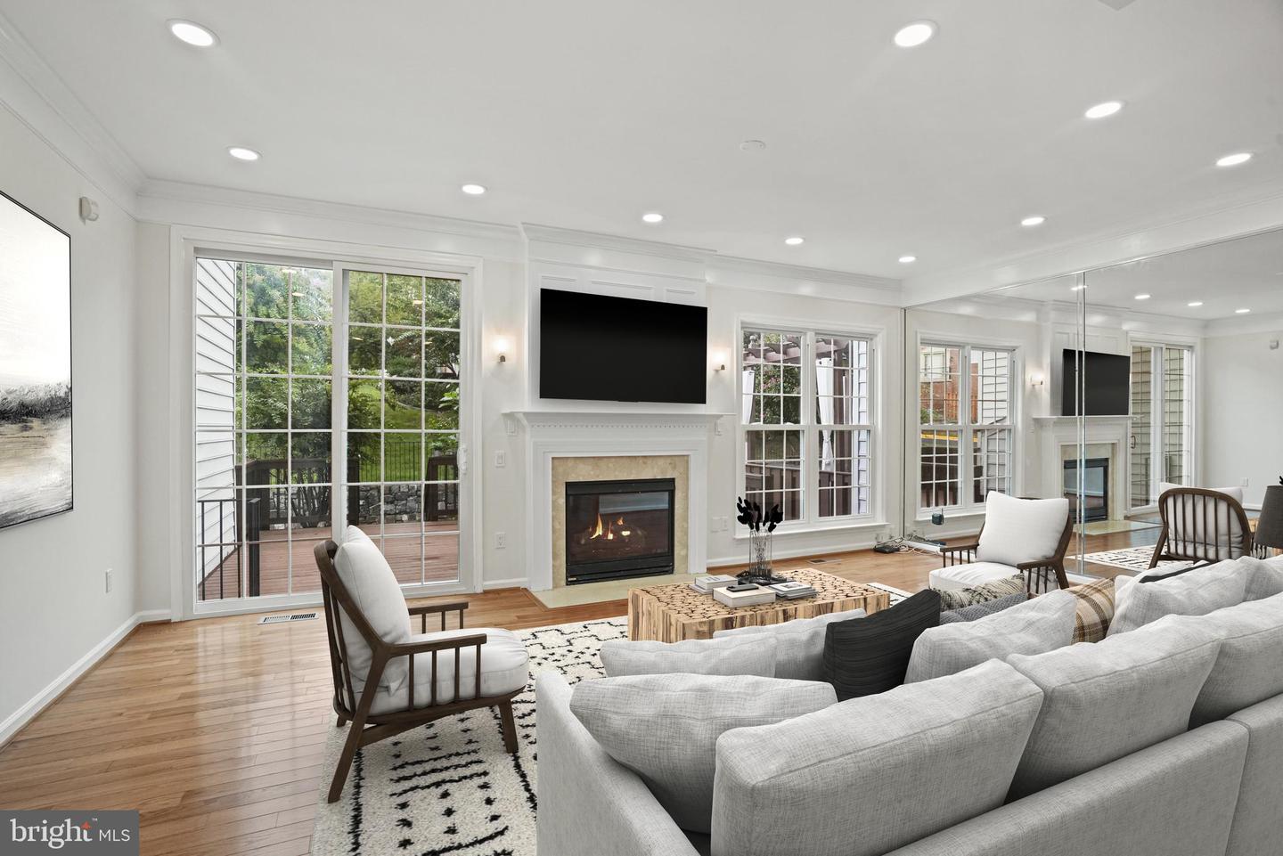 5295 COZY GLEN LN, ALEXANDRIA, Virginia 22312, 3 Bedrooms Bedrooms, ,2 BathroomsBathrooms,Residential,For sale,5295 COZY GLEN LN,VAFX2269034 MLS # VAFX2269034