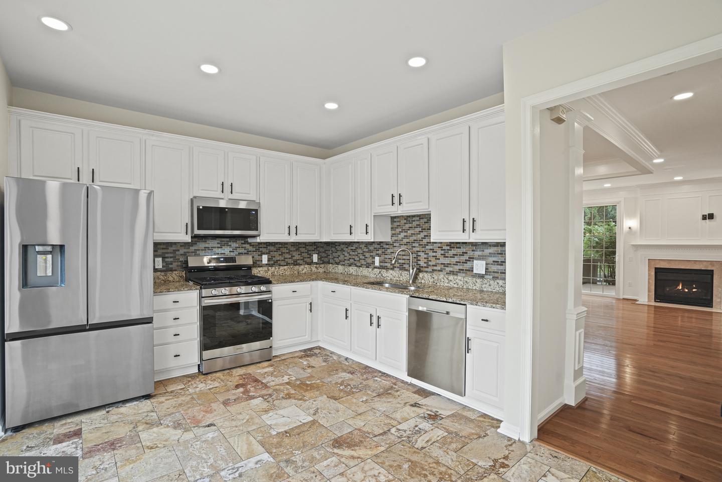 5295 COZY GLEN LN, ALEXANDRIA, Virginia 22312, 3 Bedrooms Bedrooms, ,2 BathroomsBathrooms,Residential,For sale,5295 COZY GLEN LN,VAFX2269034 MLS # VAFX2269034