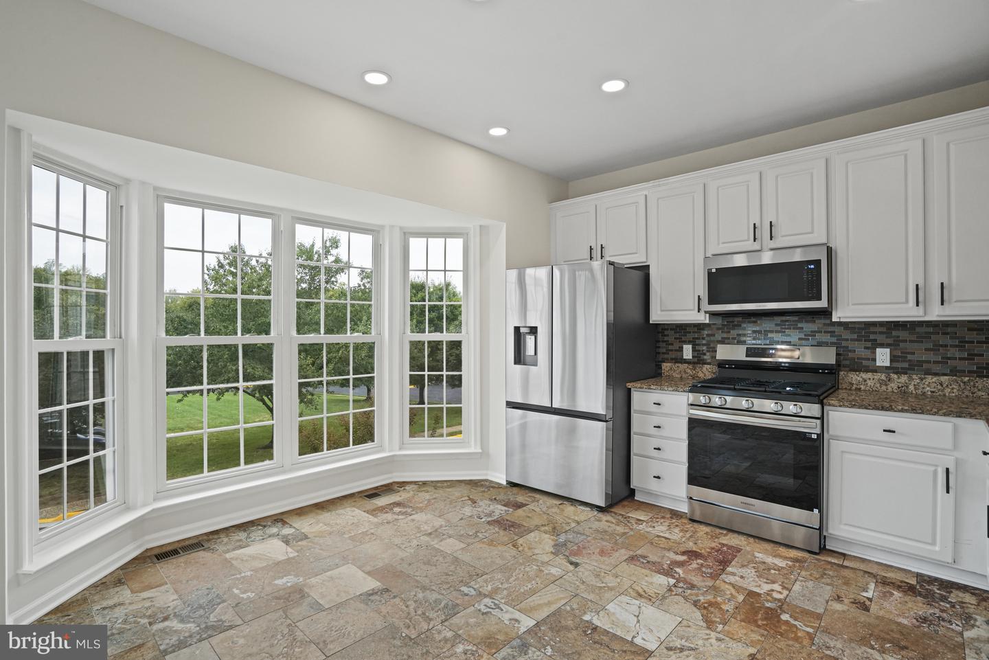 5295 COZY GLEN LN, ALEXANDRIA, Virginia 22312, 3 Bedrooms Bedrooms, ,2 BathroomsBathrooms,Residential,For sale,5295 COZY GLEN LN,VAFX2269034 MLS # VAFX2269034