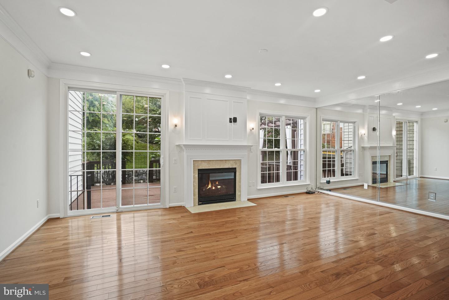 5295 COZY GLEN LN, ALEXANDRIA, Virginia 22312, 3 Bedrooms Bedrooms, ,2 BathroomsBathrooms,Residential,For sale,5295 COZY GLEN LN,VAFX2269034 MLS # VAFX2269034
