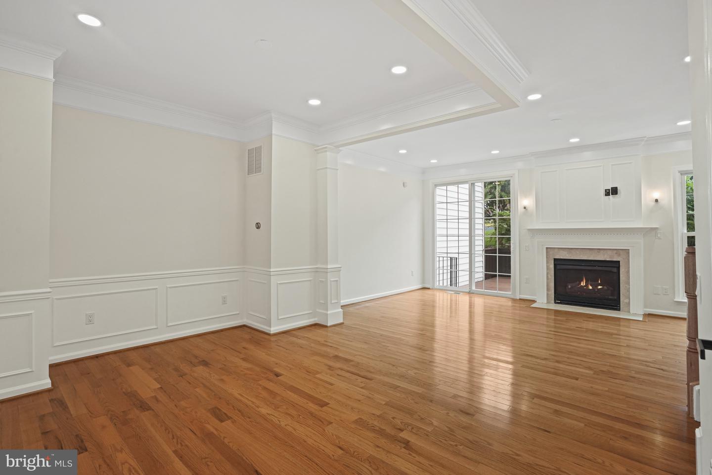 5295 COZY GLEN LN, ALEXANDRIA, Virginia 22312, 3 Bedrooms Bedrooms, ,2 BathroomsBathrooms,Residential,For sale,5295 COZY GLEN LN,VAFX2269034 MLS # VAFX2269034