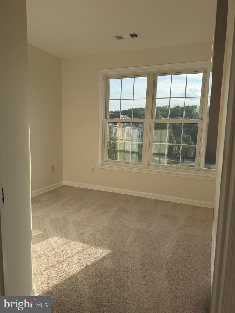 5295 COZY GLEN LN, ALEXANDRIA, Virginia 22312, 3 Bedrooms Bedrooms, ,2 BathroomsBathrooms,Residential,For sale,5295 COZY GLEN LN,VAFX2269034 MLS # VAFX2269034