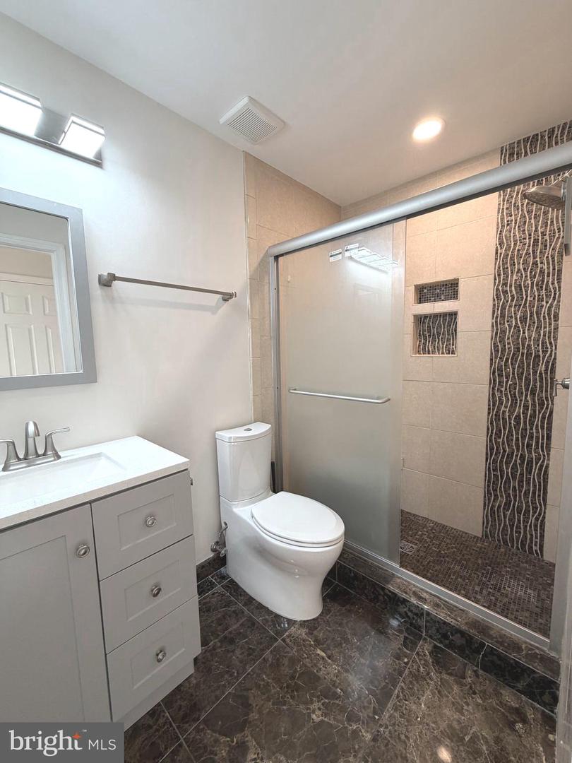 5295 COZY GLEN LN, ALEXANDRIA, Virginia 22312, 3 Bedrooms Bedrooms, ,2 BathroomsBathrooms,Residential,For sale,5295 COZY GLEN LN,VAFX2269034 MLS # VAFX2269034