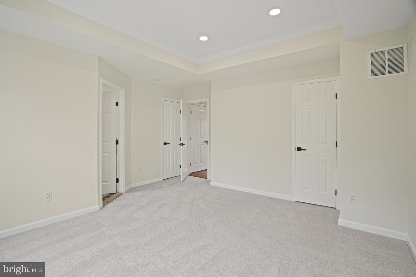 5295 COZY GLEN LN, ALEXANDRIA, Virginia 22312, 3 Bedrooms Bedrooms, ,2 BathroomsBathrooms,Residential,For sale,5295 COZY GLEN LN,VAFX2269034 MLS # VAFX2269034