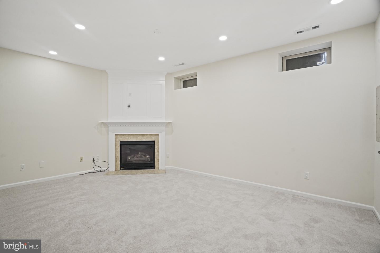 5295 COZY GLEN LN, ALEXANDRIA, Virginia 22312, 3 Bedrooms Bedrooms, ,2 BathroomsBathrooms,Residential,For sale,5295 COZY GLEN LN,VAFX2269034 MLS # VAFX2269034