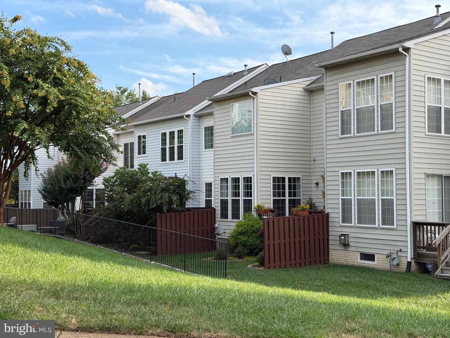 5295 COZY GLEN LN, ALEXANDRIA, Virginia 22312, 3 Bedrooms Bedrooms, ,2 BathroomsBathrooms,Residential,For sale,5295 COZY GLEN LN,VAFX2269034 MLS # VAFX2269034