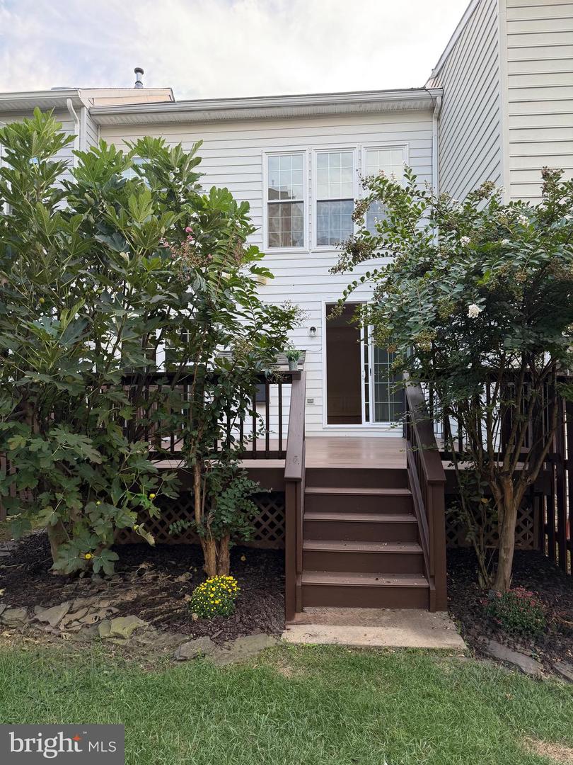 5295 COZY GLEN LN, ALEXANDRIA, Virginia 22312, 3 Bedrooms Bedrooms, ,2 BathroomsBathrooms,Residential,For sale,5295 COZY GLEN LN,VAFX2269034 MLS # VAFX2269034