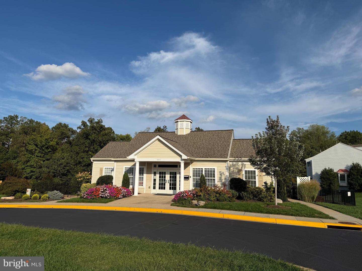 5295 COZY GLEN LN, ALEXANDRIA, Virginia 22312, 3 Bedrooms Bedrooms, ,2 BathroomsBathrooms,Residential,For sale,5295 COZY GLEN LN,VAFX2269034 MLS # VAFX2269034