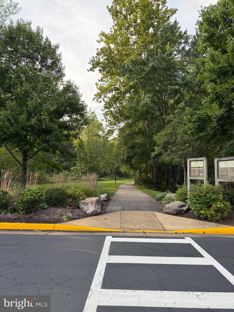 5295 COZY GLEN LN, ALEXANDRIA, Virginia 22312, 3 Bedrooms Bedrooms, ,2 BathroomsBathrooms,Residential,For sale,5295 COZY GLEN LN,VAFX2269034 MLS # VAFX2269034