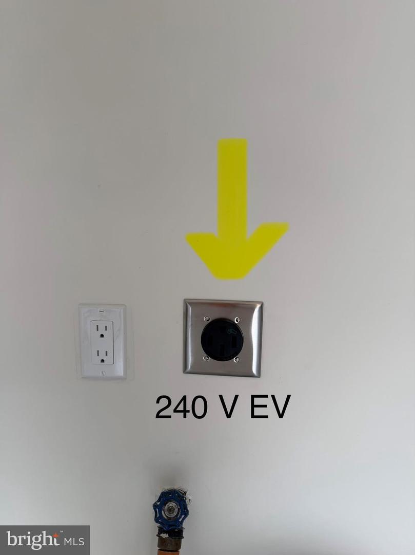 5295 COZY GLEN LN, ALEXANDRIA, Virginia 22312, 3 Bedrooms Bedrooms, ,2 BathroomsBathrooms,Residential,For sale,5295 COZY GLEN LN,VAFX2269034 MLS # VAFX2269034 5295 COZY GLEN LN, ALEXANDRIA, Virginia 22312, 3 Bedrooms Bedrooms, ,2 BathroomsBathrooms,Residential,For sale,5295 COZY GLEN LN,VAFX2269034 MLS # VAFX2269034