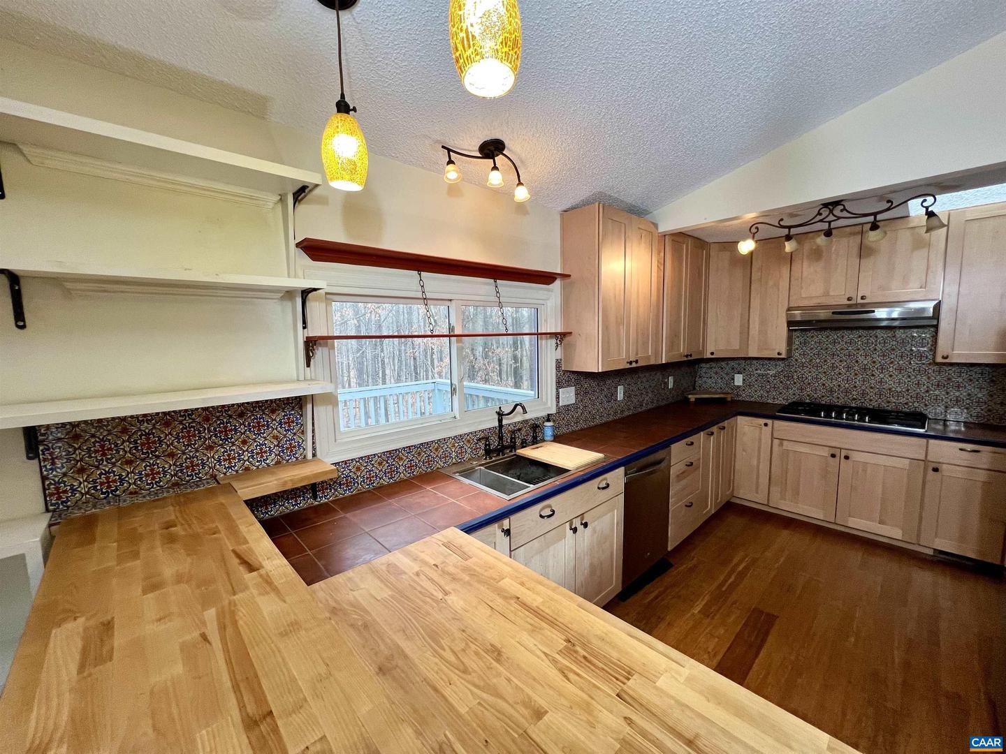 3264 MARTIN KINGS RD, CHARLOTTESVILLE, Virginia 22903, 4 Bedrooms Bedrooms, ,3 BathroomsBathrooms,Residential,For sale,3264 MARTIN KINGS RD,669388 MLS # 669388