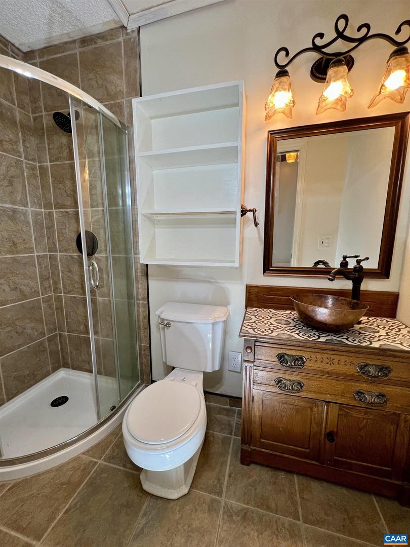 3264 MARTIN KINGS RD, CHARLOTTESVILLE, Virginia 22903, 4 Bedrooms Bedrooms, ,3 BathroomsBathrooms,Residential,For sale,3264 MARTIN KINGS RD,669388 MLS # 669388