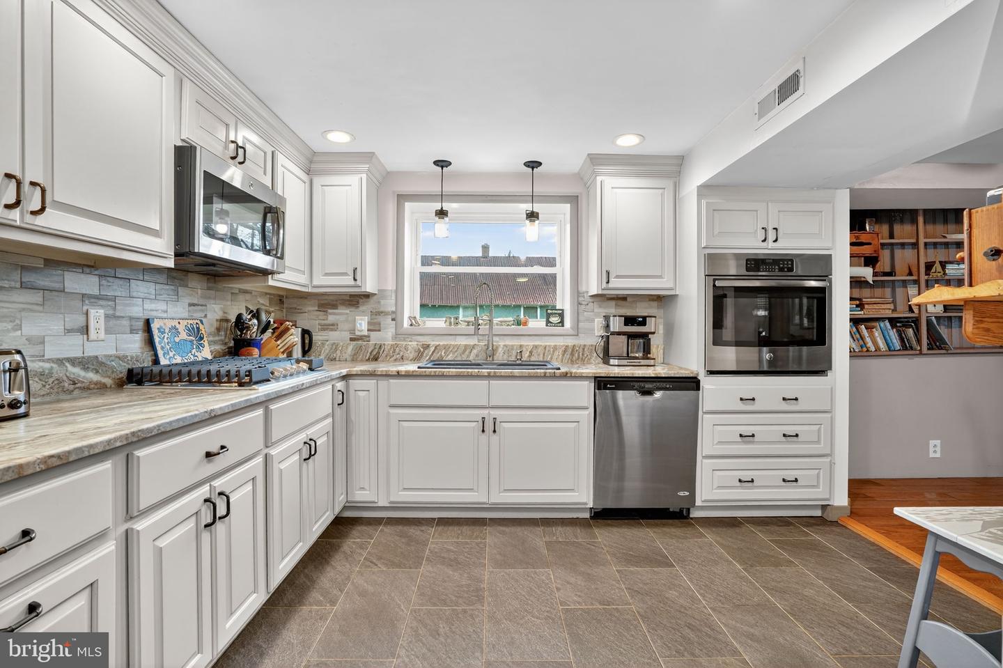 5277 MAIN ST, CHINCOTEAGUE ISLAND, Virginia 23336, 3 Bedrooms Bedrooms, ,2 BathroomsBathrooms,Residential,For sale,5277 MAIN ST,VAAC2002284 MLS # VAAC2002284