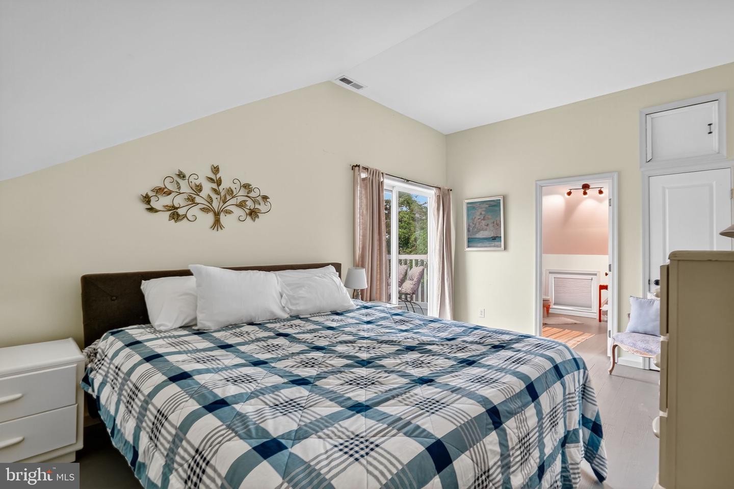 5277 MAIN ST, CHINCOTEAGUE ISLAND, Virginia 23336, 3 Bedrooms Bedrooms, ,2 BathroomsBathrooms,Residential,For sale,5277 MAIN ST,VAAC2002284 MLS # VAAC2002284
