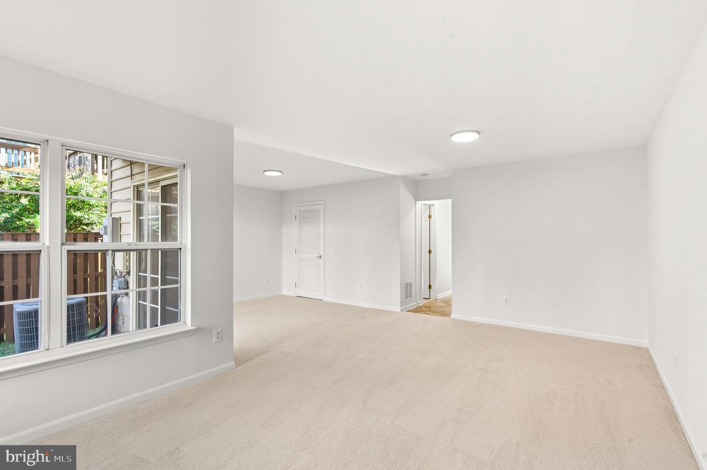 25541 GWYNNETH SQ, CHANTILLY, Virginia 20152, 3 Bedrooms Bedrooms, ,2 BathroomsBathrooms,Residential,For sale,25541 GWYNNETH SQ,VALO2107798 MLS # VALO2107798