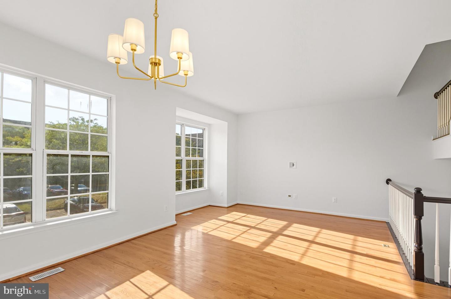25541 GWYNNETH SQ, CHANTILLY, Virginia 20152, 3 Bedrooms Bedrooms, ,2 BathroomsBathrooms,Residential,For sale,25541 GWYNNETH SQ,VALO2107798 MLS # VALO2107798
