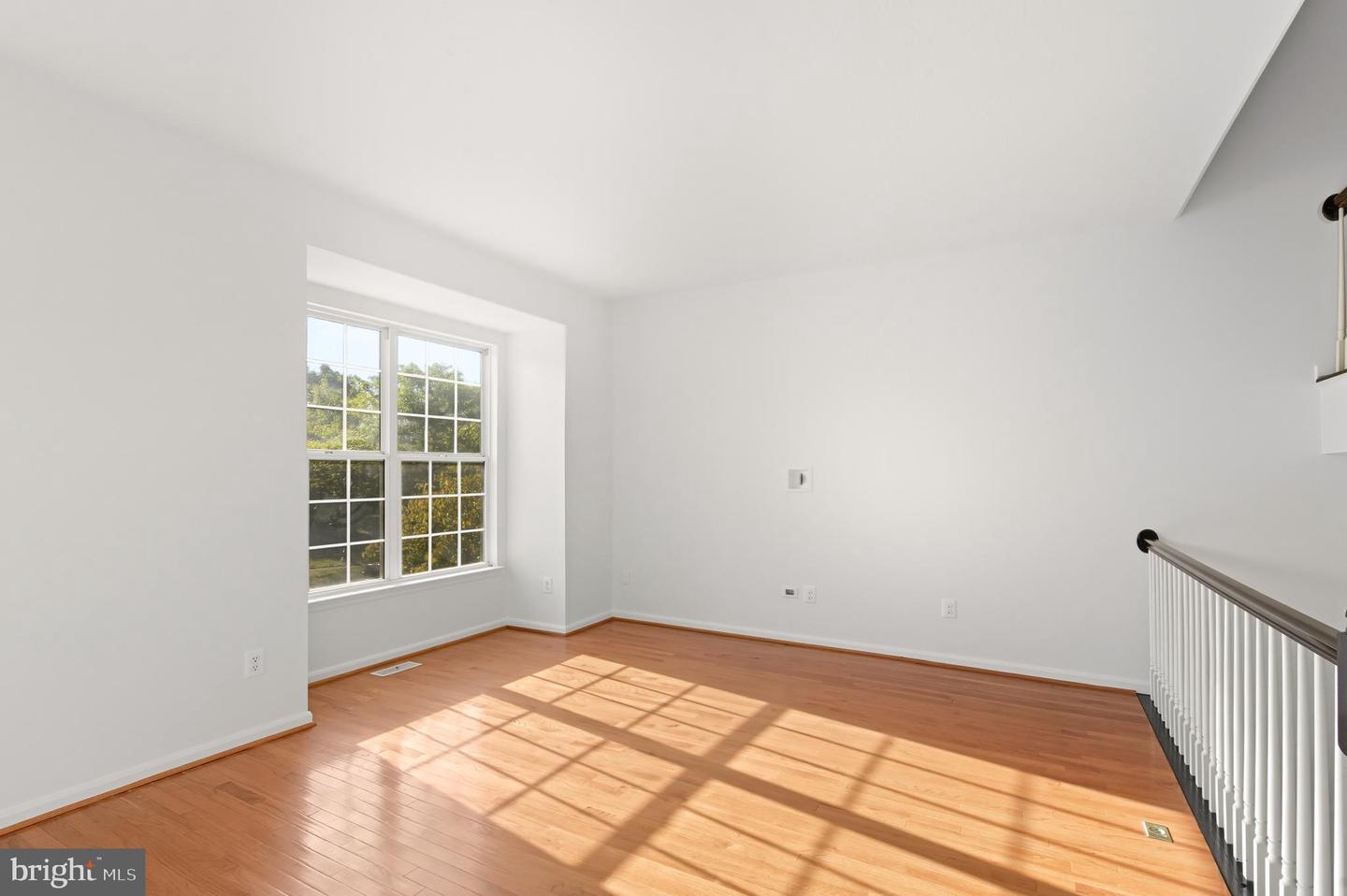 25541 GWYNNETH SQ, CHANTILLY, Virginia 20152, 3 Bedrooms Bedrooms, ,2 BathroomsBathrooms,Residential,For sale,25541 GWYNNETH SQ,VALO2107798 MLS # VALO2107798