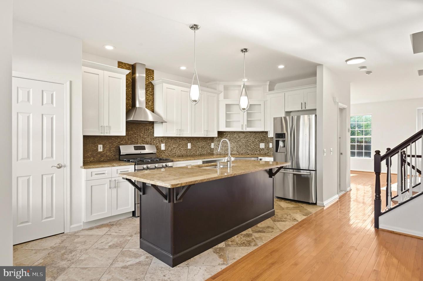 25541 GWYNNETH SQ, CHANTILLY, Virginia 20152, 3 Bedrooms Bedrooms, ,2 BathroomsBathrooms,Residential,For sale,25541 GWYNNETH SQ,VALO2107798 MLS # VALO2107798