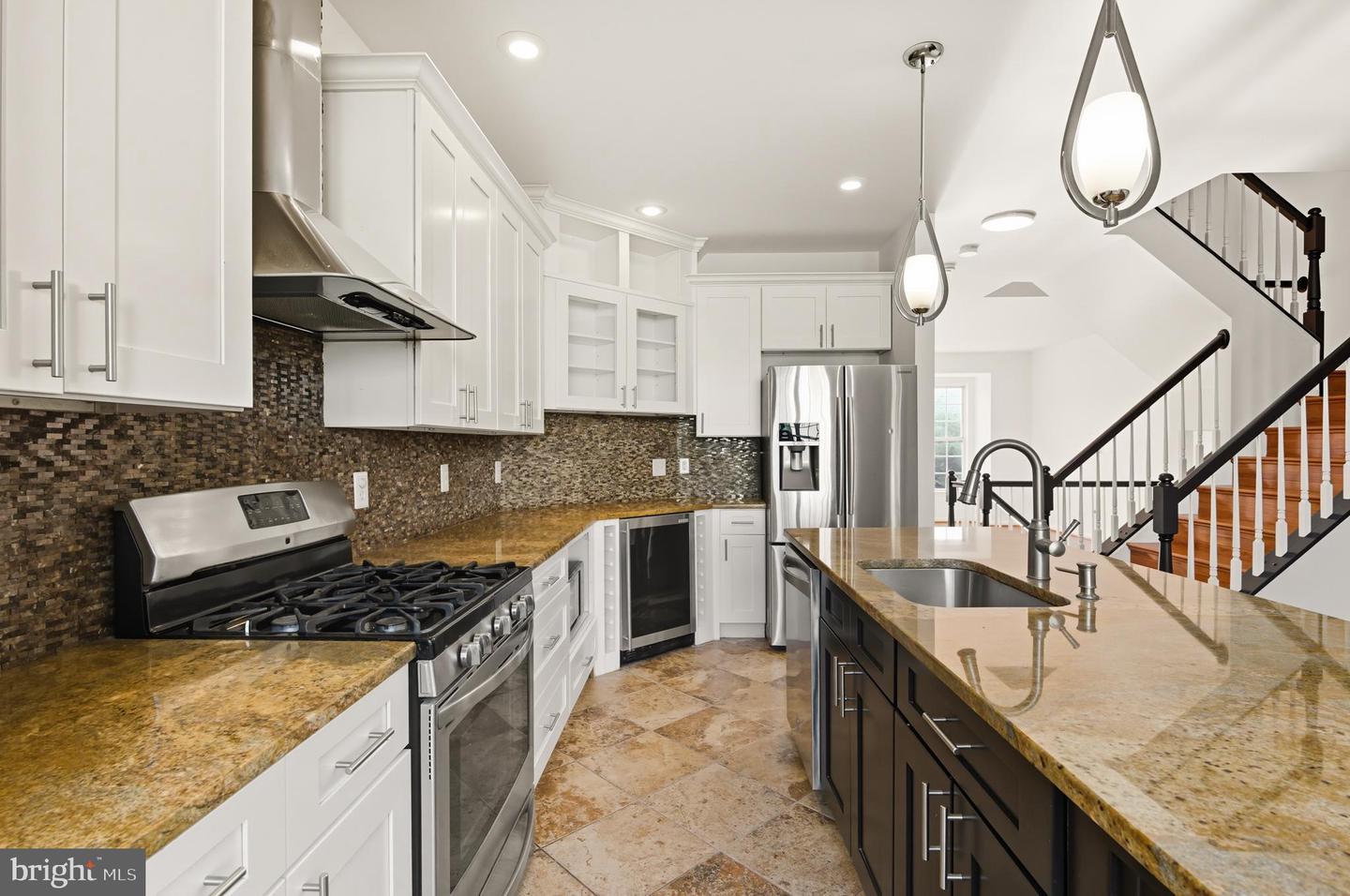 25541 GWYNNETH SQ, CHANTILLY, Virginia 20152, 3 Bedrooms Bedrooms, ,2 BathroomsBathrooms,Residential,For sale,25541 GWYNNETH SQ,VALO2107798 MLS # VALO2107798