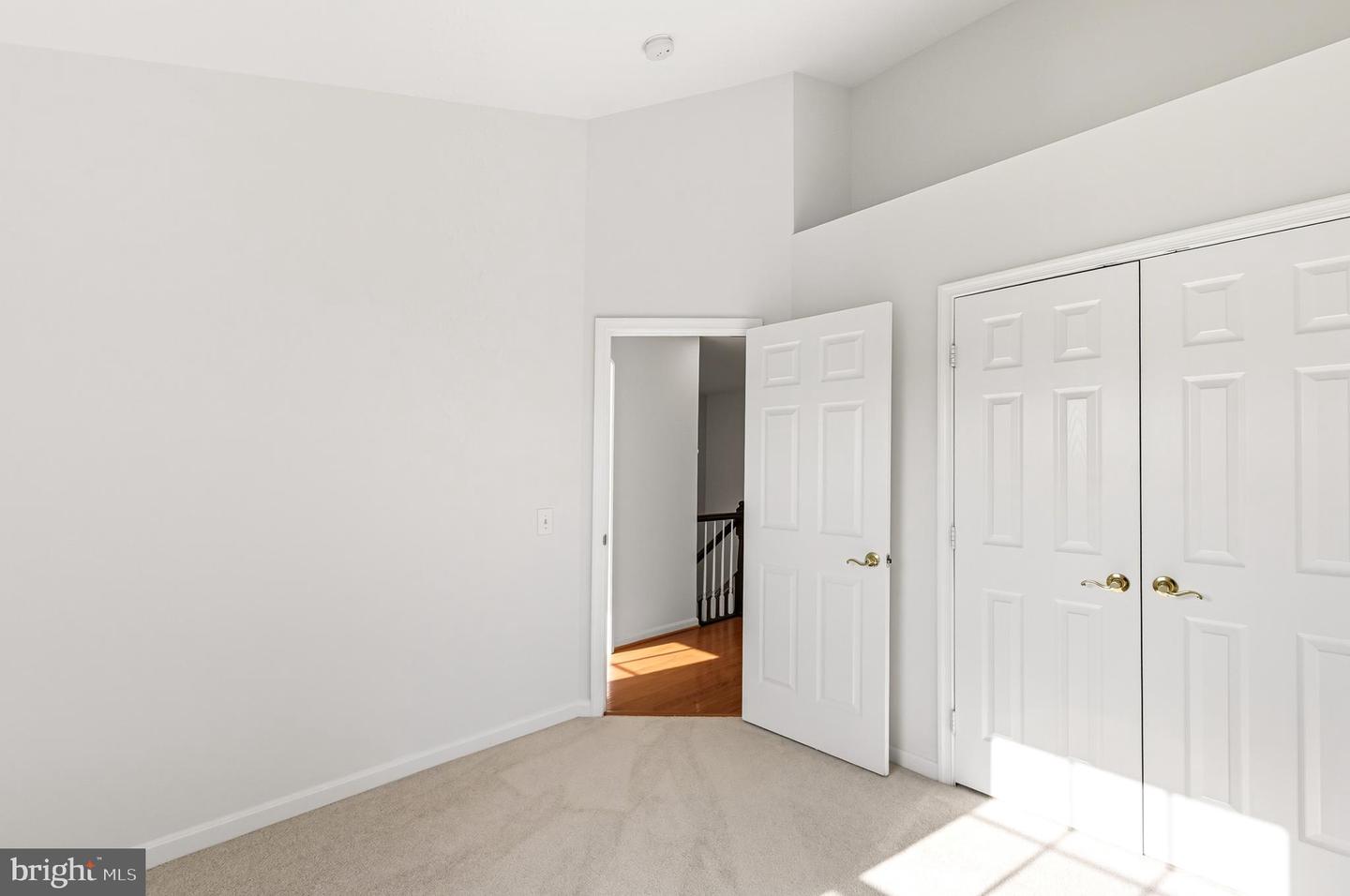 25541 GWYNNETH SQ, CHANTILLY, Virginia 20152, 3 Bedrooms Bedrooms, ,2 BathroomsBathrooms,Residential,For sale,25541 GWYNNETH SQ,VALO2107798 MLS # VALO2107798