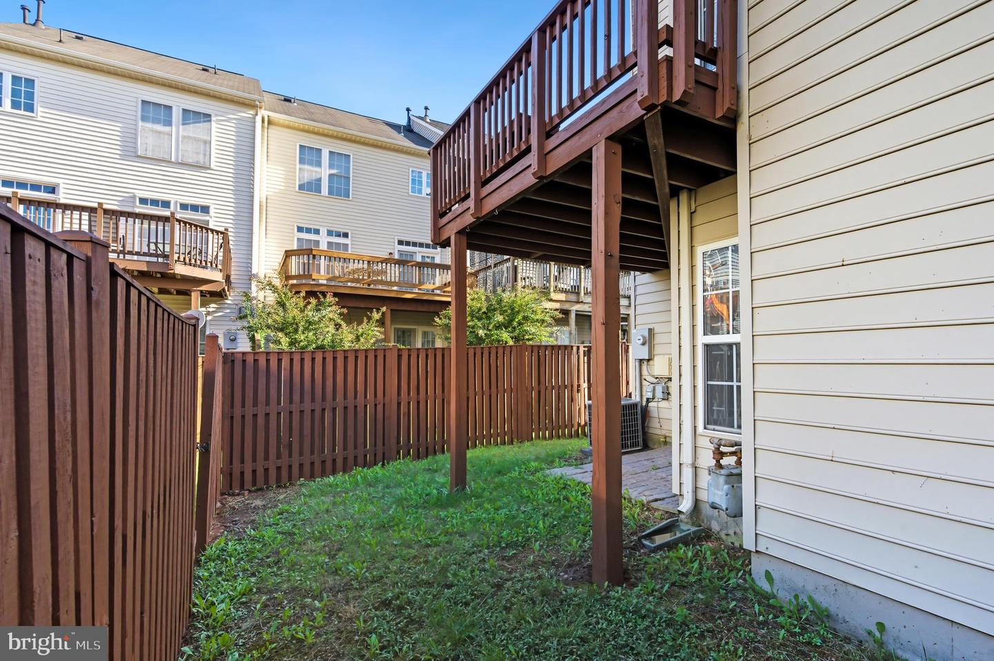25541 GWYNNETH SQ, CHANTILLY, Virginia 20152, 3 Bedrooms Bedrooms, ,2 BathroomsBathrooms,Residential,For sale,25541 GWYNNETH SQ,VALO2107798 MLS # VALO2107798