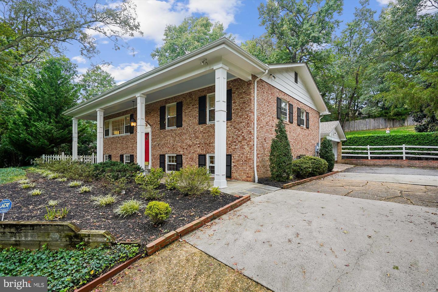 1616 SHERWOOD HALL LN, ALEXANDRIA, Virginia 22306, 5 Bedrooms Bedrooms, ,3 BathroomsBathrooms,Residential,For sale,1616 SHERWOOD HALL LN,VAFX2269748 MLS # VAFX2269748