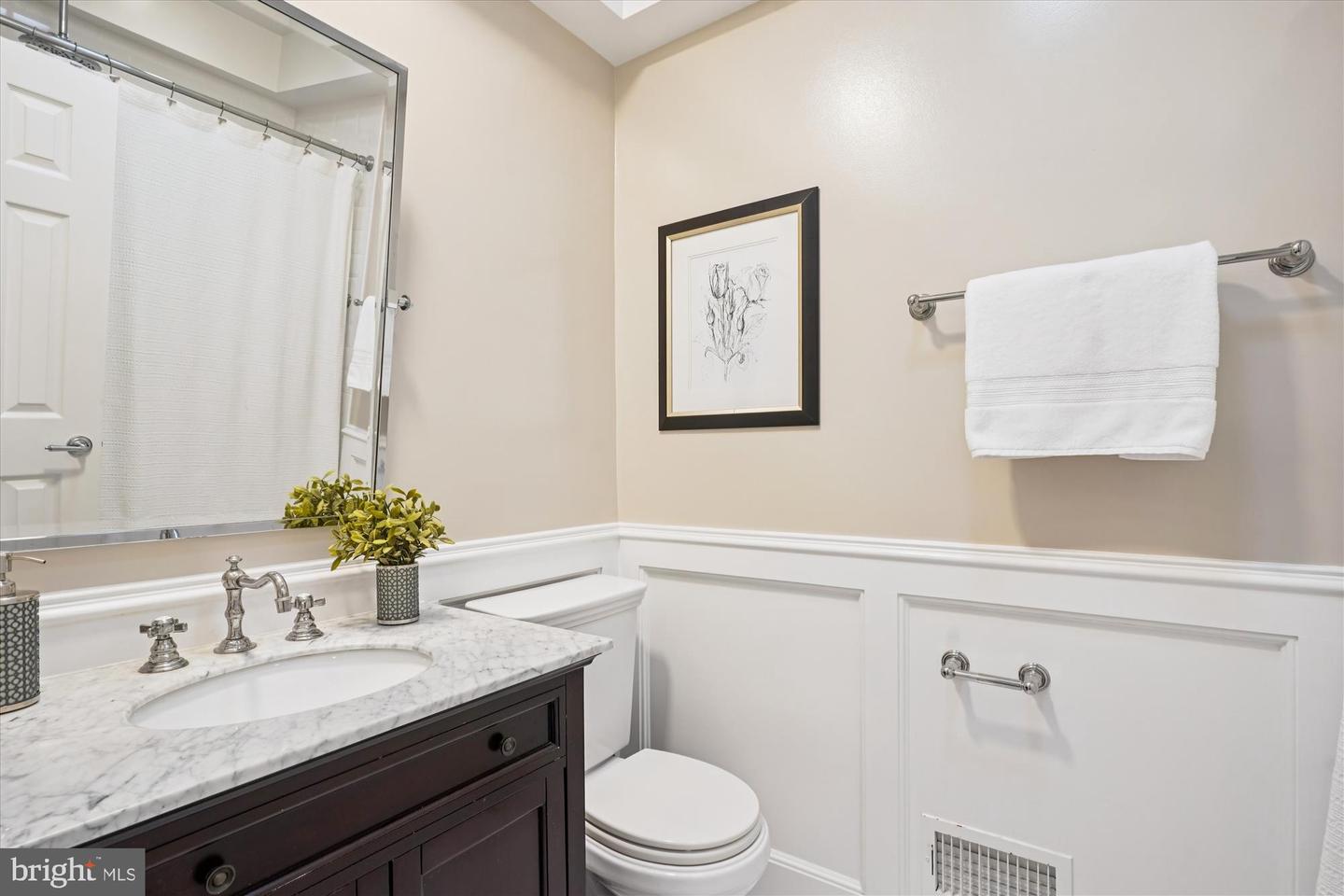 1616 SHERWOOD HALL LN, ALEXANDRIA, Virginia 22306, 5 Bedrooms Bedrooms, ,3 BathroomsBathrooms,Residential,For sale,1616 SHERWOOD HALL LN,VAFX2269748 MLS # VAFX2269748