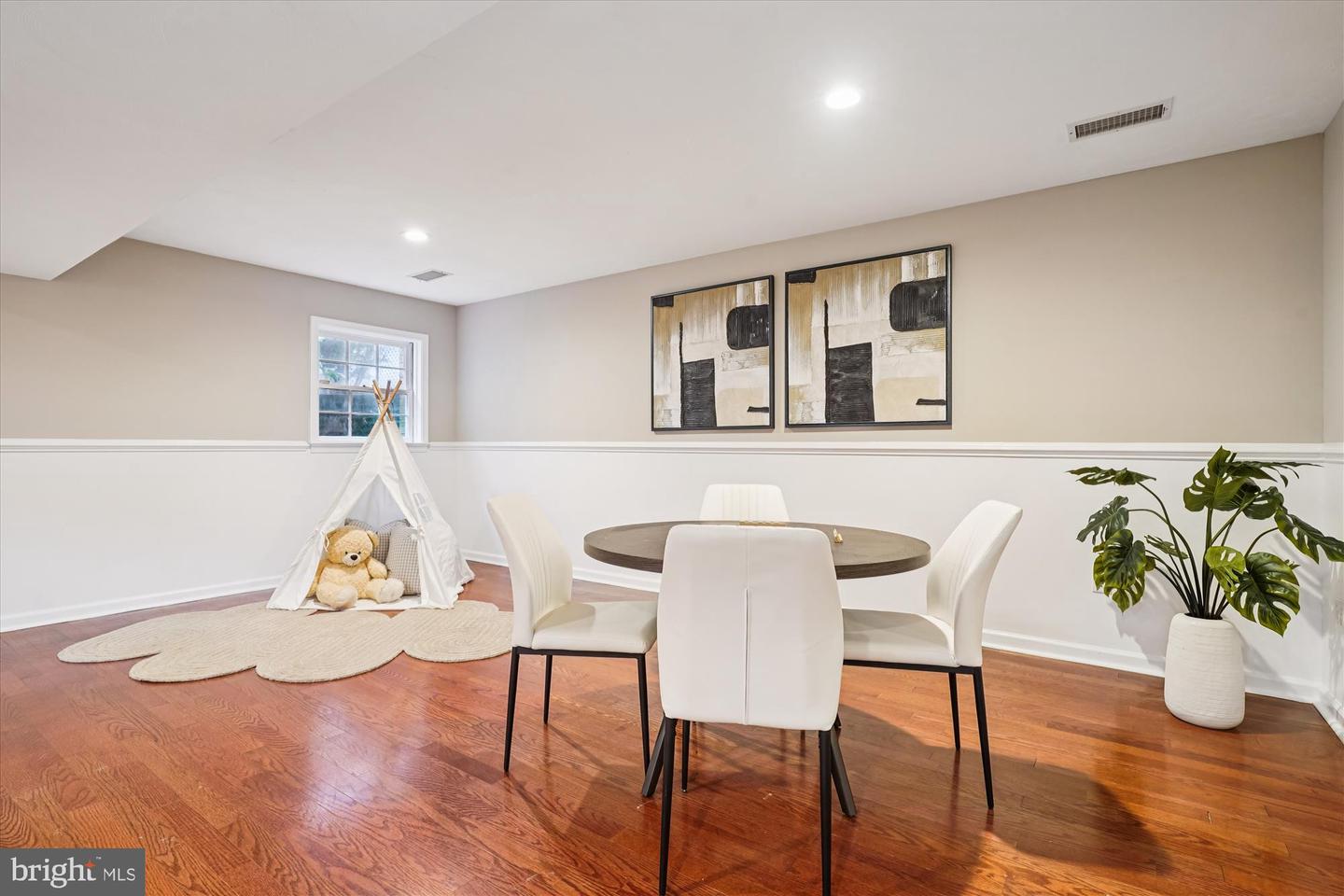 1616 SHERWOOD HALL LN, ALEXANDRIA, Virginia 22306, 5 Bedrooms Bedrooms, ,3 BathroomsBathrooms,Residential,For sale,1616 SHERWOOD HALL LN,VAFX2269748 MLS # VAFX2269748