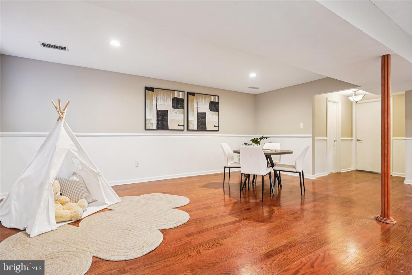 1616 SHERWOOD HALL LN, ALEXANDRIA, Virginia 22306, 5 Bedrooms Bedrooms, ,3 BathroomsBathrooms,Residential,For sale,1616 SHERWOOD HALL LN,VAFX2269748 MLS # VAFX2269748