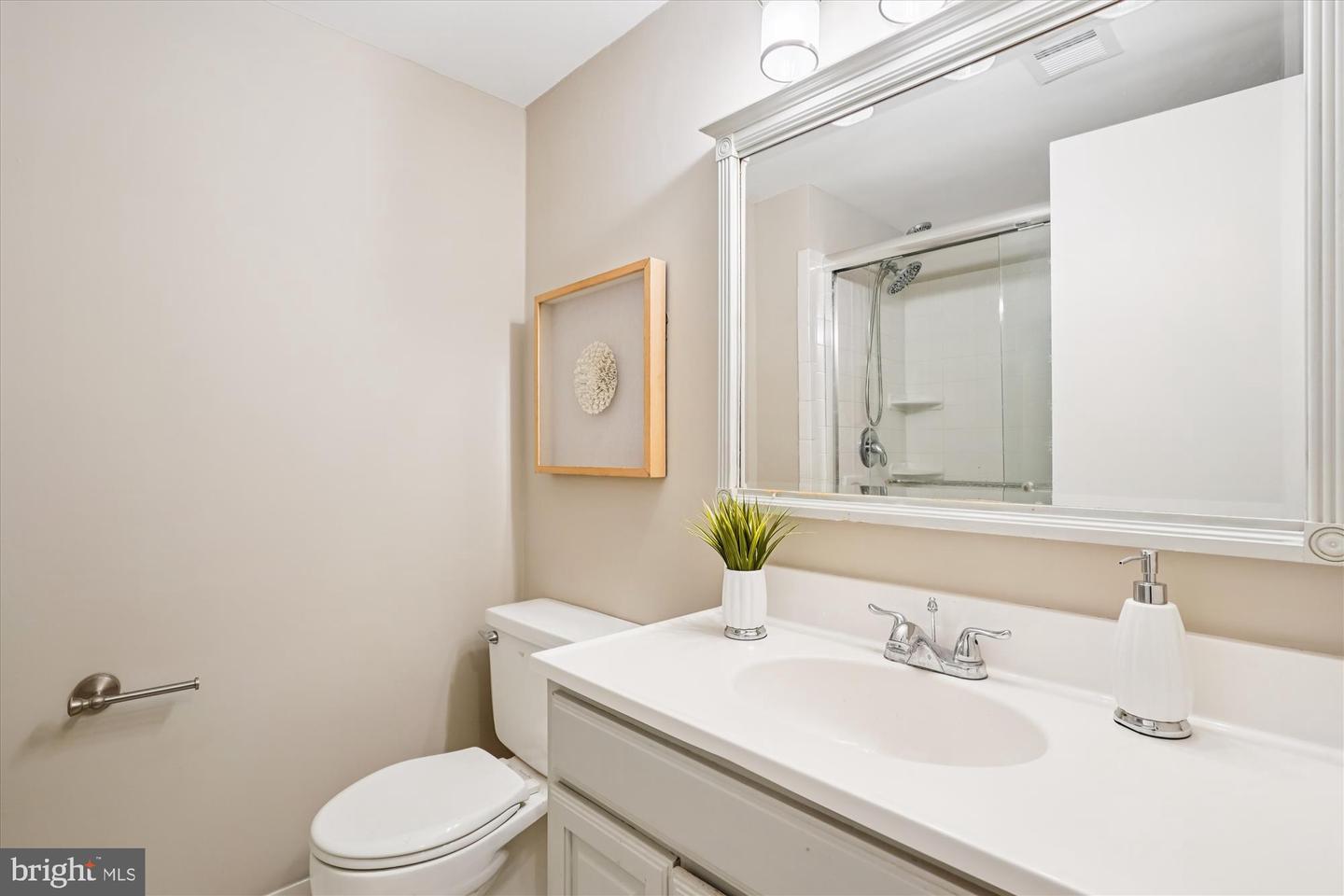 1616 SHERWOOD HALL LN, ALEXANDRIA, Virginia 22306, 5 Bedrooms Bedrooms, ,3 BathroomsBathrooms,Residential,For sale,1616 SHERWOOD HALL LN,VAFX2269748 MLS # VAFX2269748