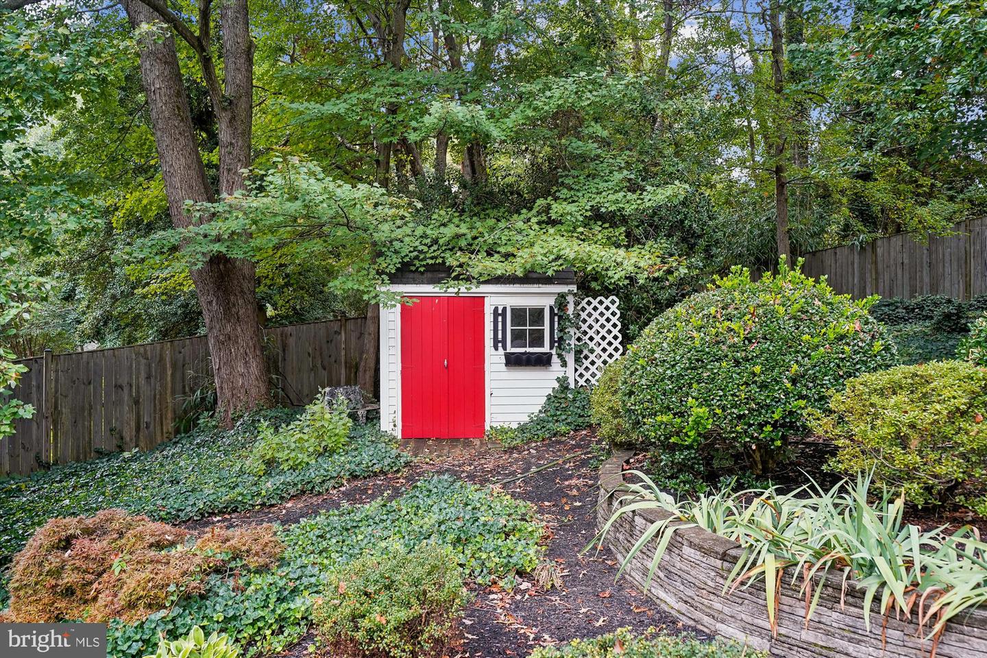 1616 SHERWOOD HALL LN, ALEXANDRIA, Virginia 22306, 5 Bedrooms Bedrooms, ,3 BathroomsBathrooms,Residential,For sale,1616 SHERWOOD HALL LN,VAFX2269748 MLS # VAFX2269748
